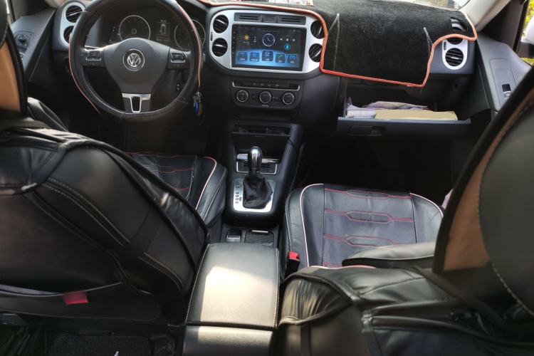 Used Volkswagen Tiguan 2016 280TSI Automatic Two-Wheel Drive Silk Road Comfort Edition Center Console