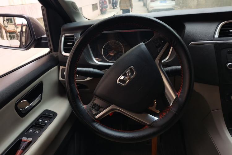 Used Huasong 7 2015 2.0T Automatic Comfort Model Steering Wheel