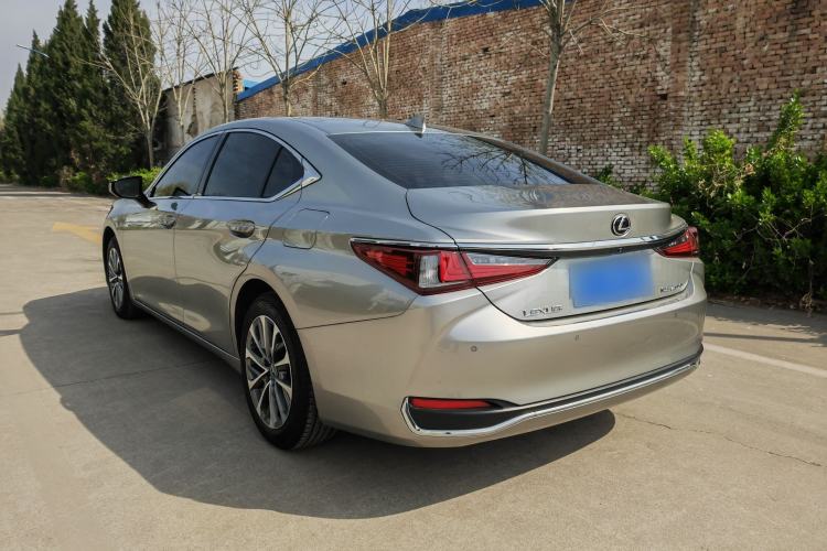 Used Lexus ES 2021 200 Excellence Edition
