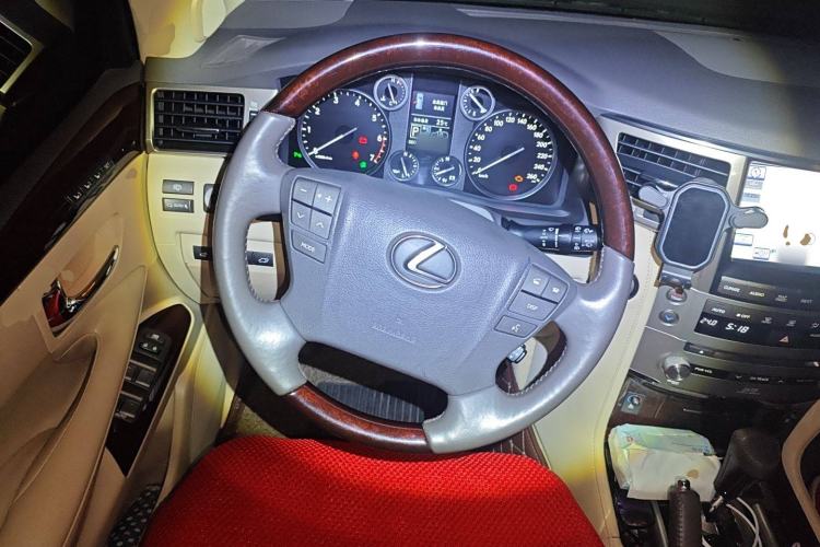 Used Lexus LX 2013 570