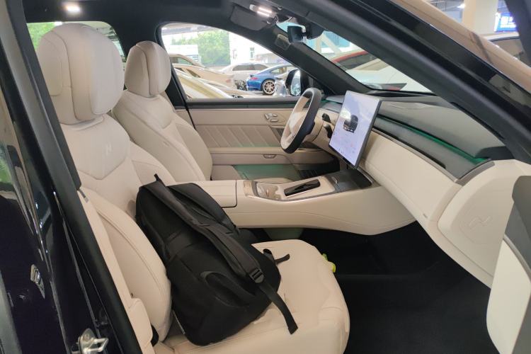 Used ONVO Luxeed L90 2025 Model—Ultra Six-Seater Version Right Front Seat