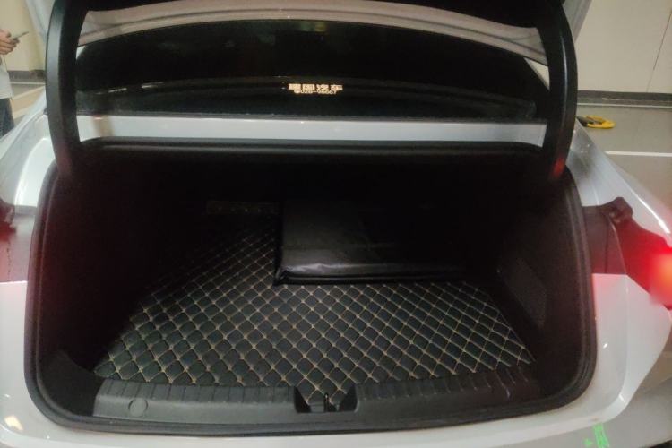 Used Geely Galaxy 8 2025 130km EM-i Prestige Edition
