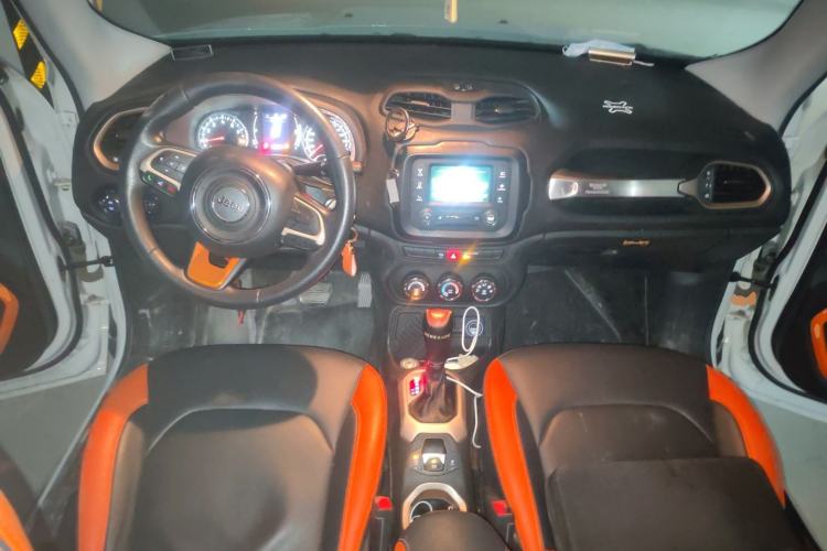 Used Jeep Renegade 2016 1.4T Automatic Jingneng Edition Center Console