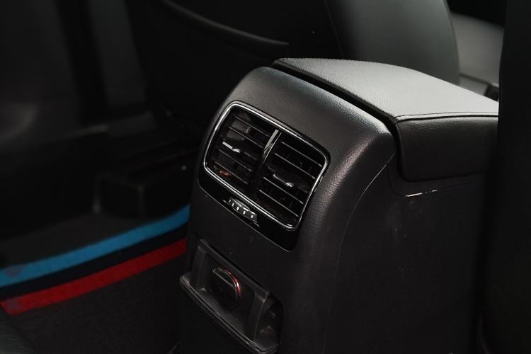 Used Volkswagen Sagitar 2018 1.6L Automatic Comfort Model Interior 7