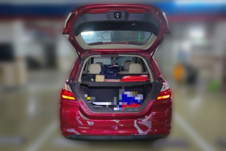 Used Venucia R50 2013 1.6L Manual Luxury Edition