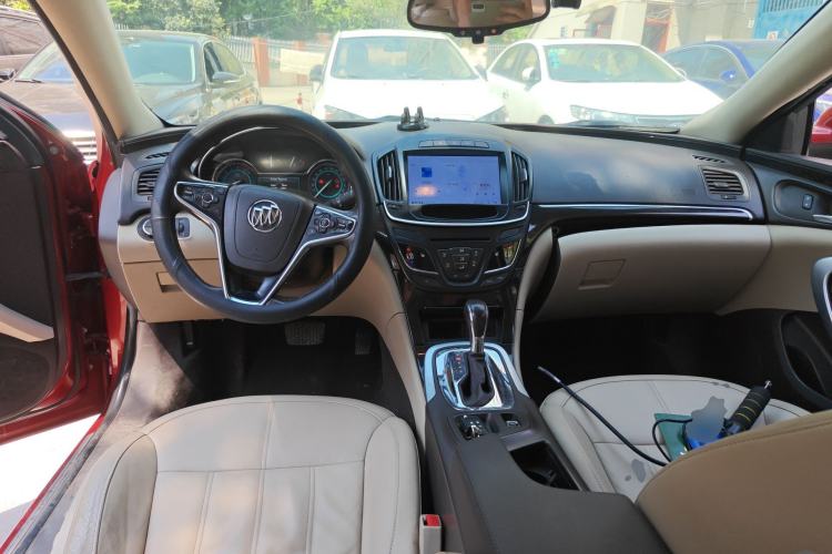 Used Buick Regal 2014 2.0L Elite Fashion Edition Center Console