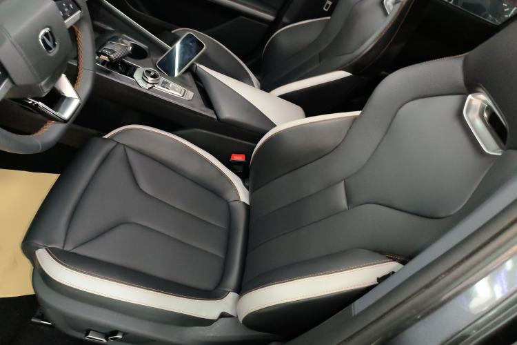 Used CHANGAN UNI-V 2023 1.5T Prestige Model
