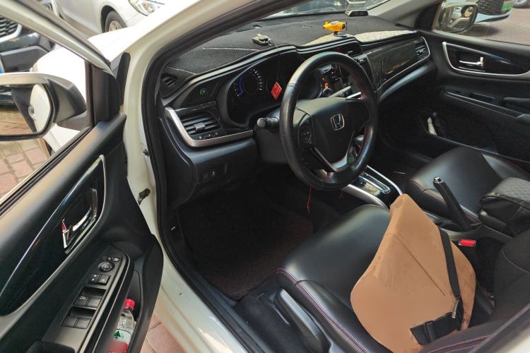 Used Honda Crider 2015 1.8L automatic luxury edition