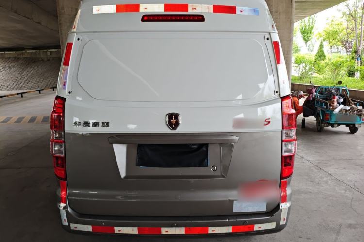 Used Jinbei New Hiace S 2023 1.5L Wealth Edition Van 2/5-Seater Non-Air-Conditioned Version SWC15M