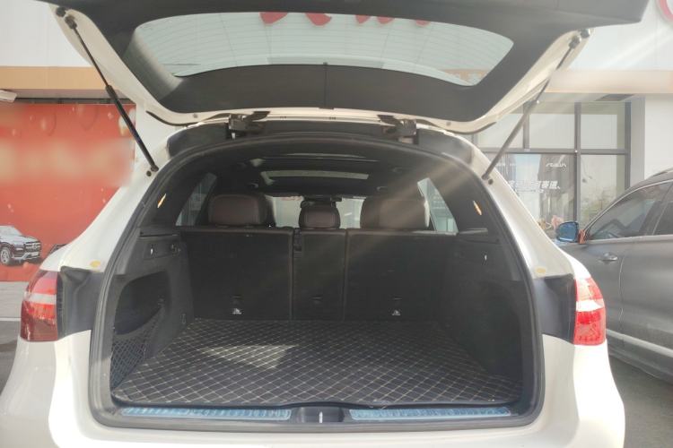 Used Mercedes-Benz GLC 2016 GLC 260 4MATIC Luxury Model