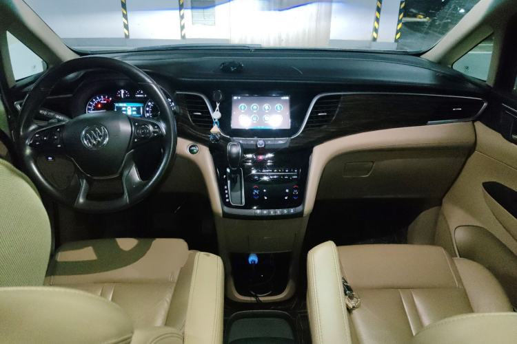 Used Buick GL8 2017 ES 28T Luxury Model China V Standard Center Console