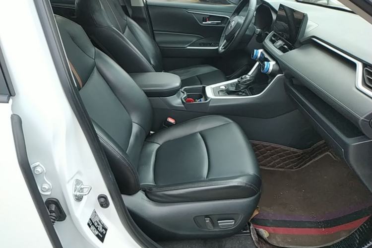Used Toyota RAV4 2023 2.0L CVT 4x4 Adventure Edition
