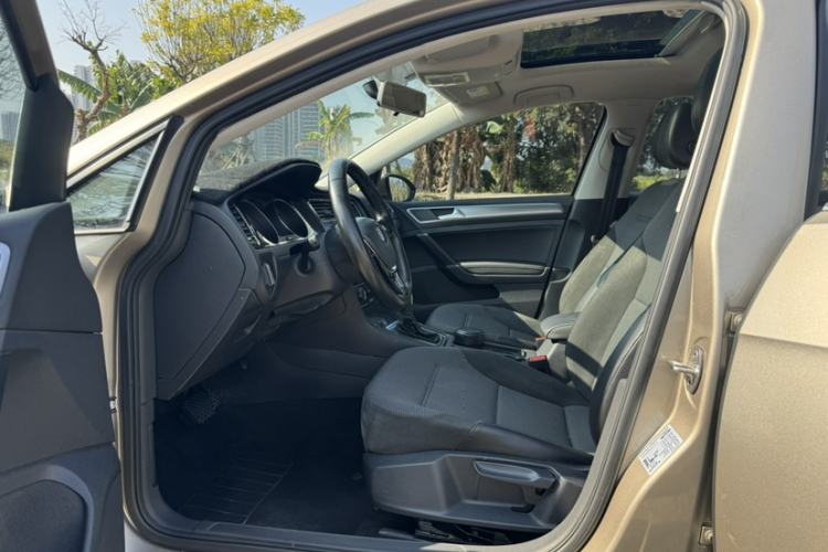 Used Volkswagen Golf 2018 230TSI Automatic Comfort Model
