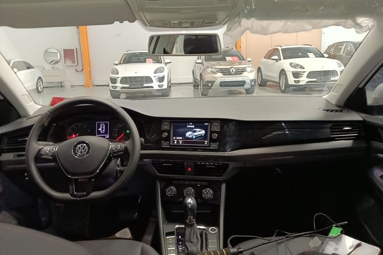 Used Volkswagen Bora 2020 1.5L Automatic Comfort Model Center Console