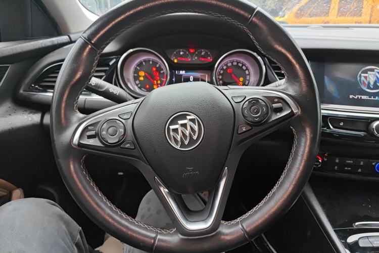 Used Buick Regal 2019 20T Elite Version China V Standard Steering Wheel