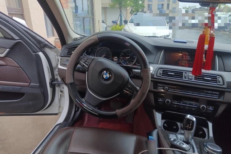 Used BMW 5 Series 2017 525Li Luxury Design Package Steering Wheel