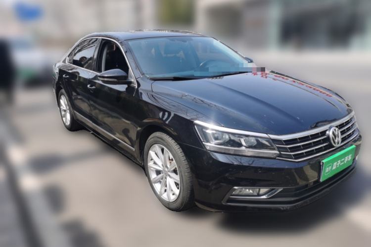 Used Volkswagen Passat 2017 330TSI DSG Luxury Edition Front Right 45 Deg