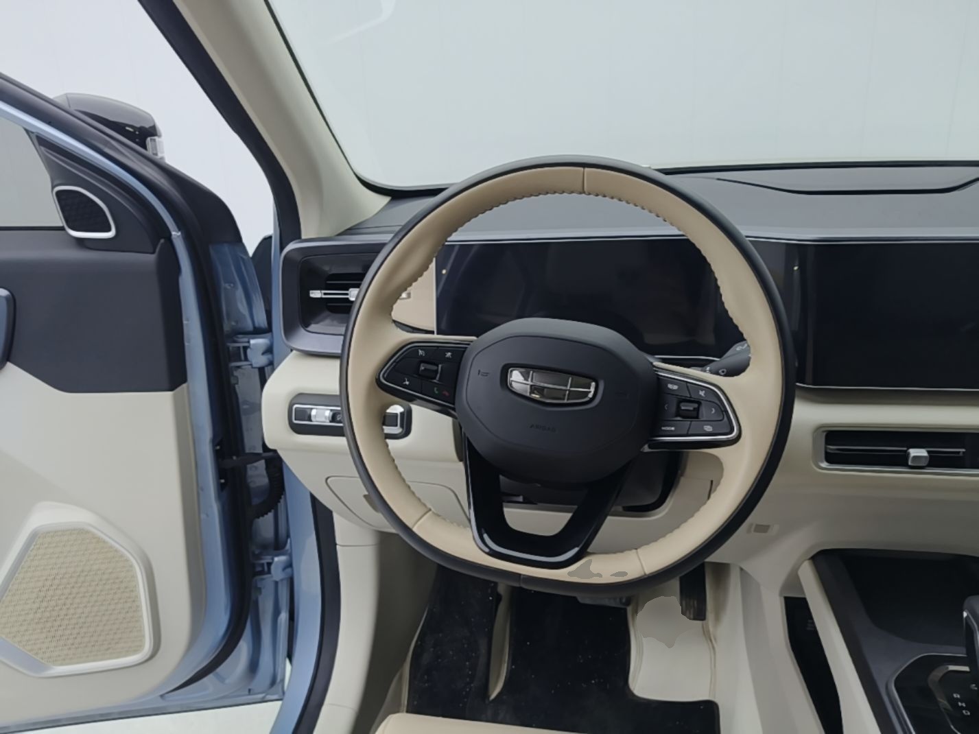 Geely Auto icon 2023 1.5TD Chocolate Smoothie Edition — снимка 13