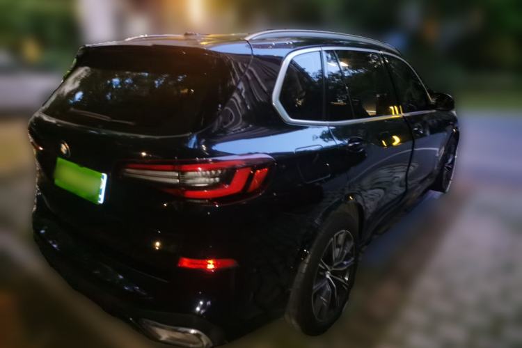 Used BMW X5 2022 xDrive 30Li Luxury M Sport Package
