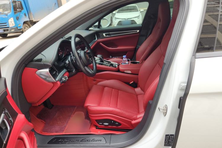 Used Porsche Panamera 2023 Panamera Executive Long Wheelbase 2.9T Left Front Seat