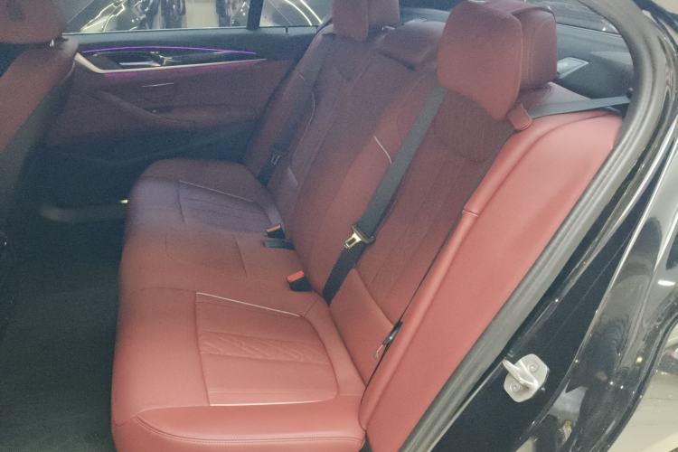 Used BMW 5 Series 2022 Second Facelift 525Li M Sport Package
