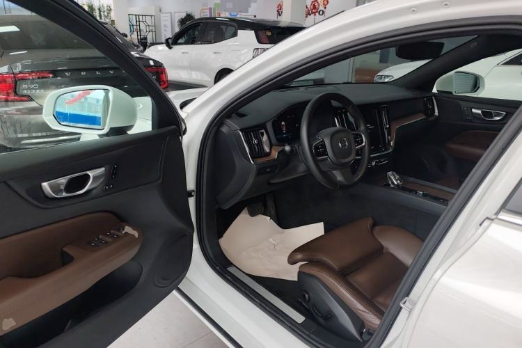 Used Volvo S60 2024 B4 Zhiyuan Luxury Edition