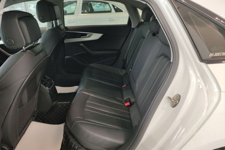 Used Audi A4L 2022 40 TFSI Luxury Dynamic Model