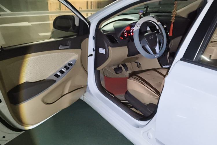 Used Hyundai Verna (older generation) 2010 Sedan 1.4L Automatic Fashionable GT Model
