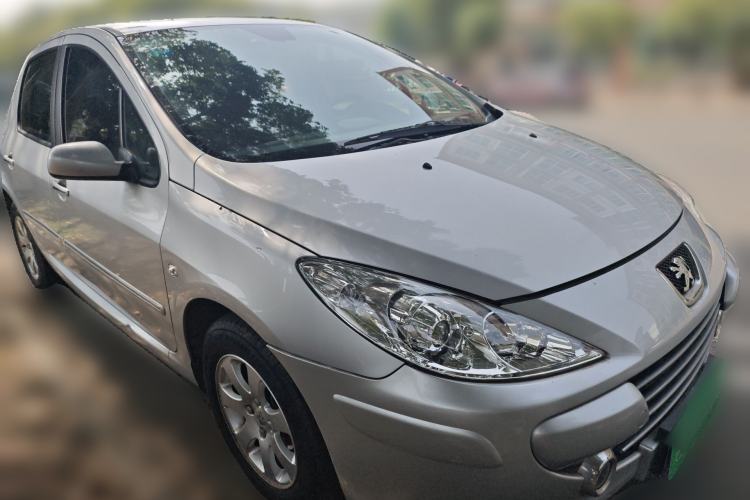 Used Peugeot 307 2012 Hatchback 1.6L Manual Comfort Edition Front Right 45 Deg