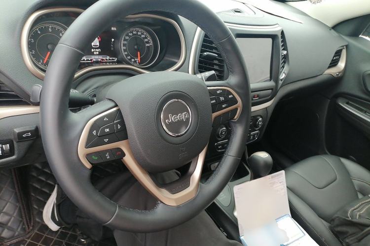 Used Jeep Cherokee 2016 2.4L Professional Smart Version