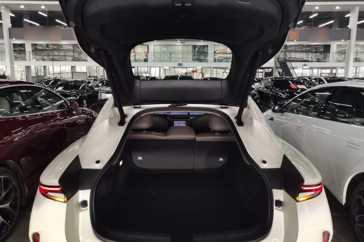 Used IM L6 2025 Ultra Model Trunk