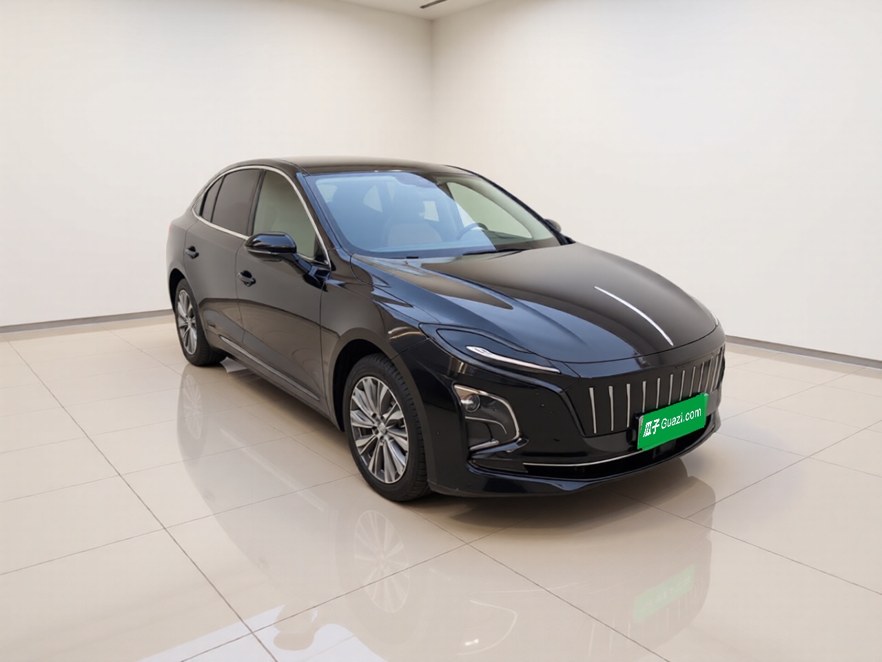 Hongqi E-QM5 2022 431 km Charge & Enjoy Edition — снимка 3