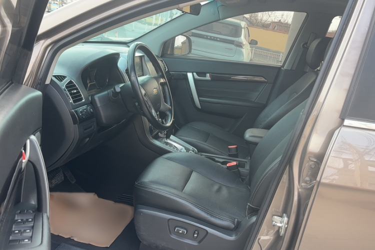 Used Chevrolet Captiva 2017 2.4L 4x4 Flagship Edition 7-Seater