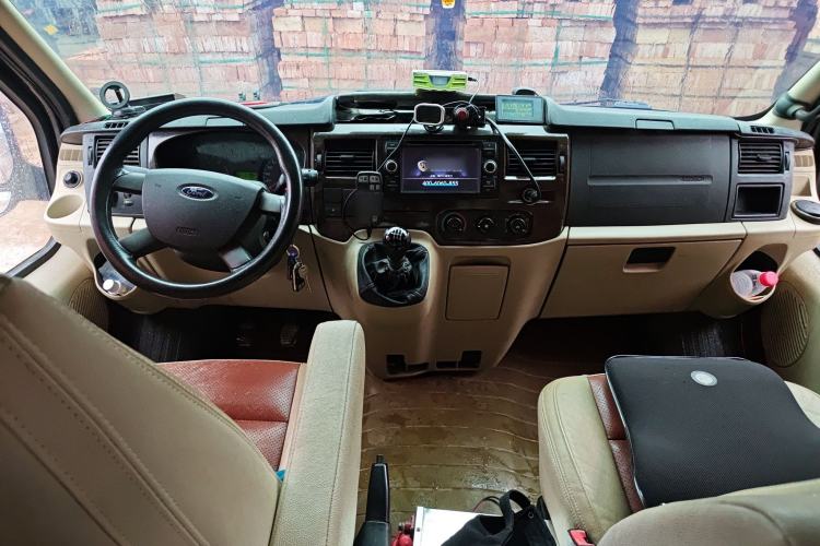 Used Ford Transit Custom 2016 2.2T Long-Wheelbase 9-Seater Mid-Roof Luxury Coach with 135 Horsepower
