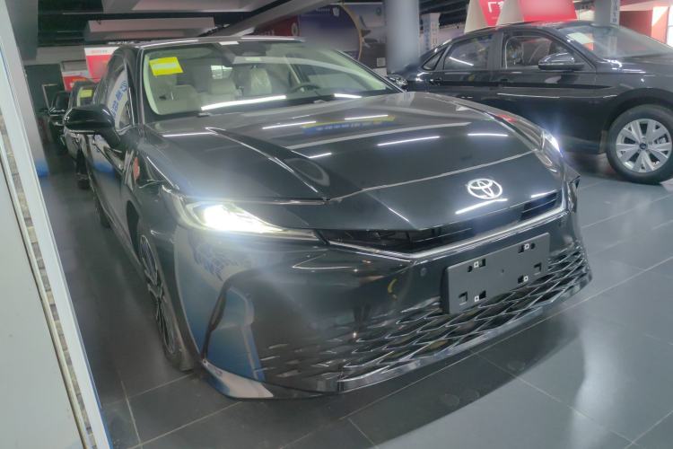 Used Toyota Camry 2024 Dual-Engine 2.5HG Prestige Edition
