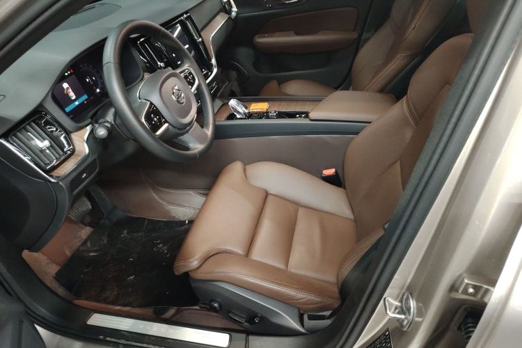 Used Volvo S60 2023 B4 Zhiyuan Luxury Edition
