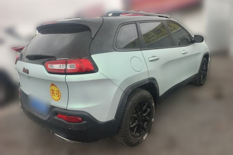 Used Jeep Cherokee 2016 2.4L Professional Smart Version
