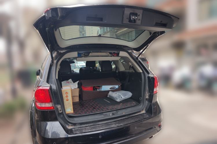 Used Dodge Journey 2013 2.4L Two-Wheel Drive Luxury Version