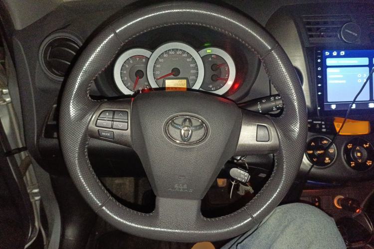 Used Toyota RAV4 2011 2.4L Automatic 4x4 Luxury Edition Steering Wheel