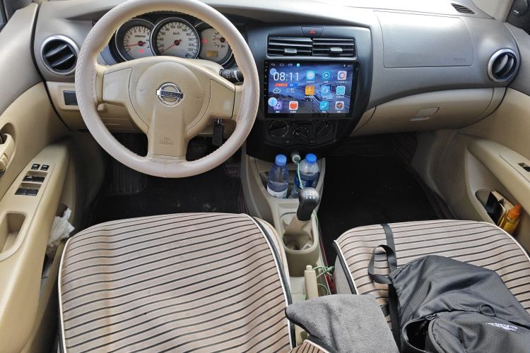 Used Nissan Livina 2010 Jingyue Edition 1.6L Manual All-Around Model