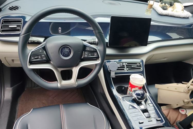 Used BYD Qin PLUS 2021 EV 500KM Luxury Model Center Console