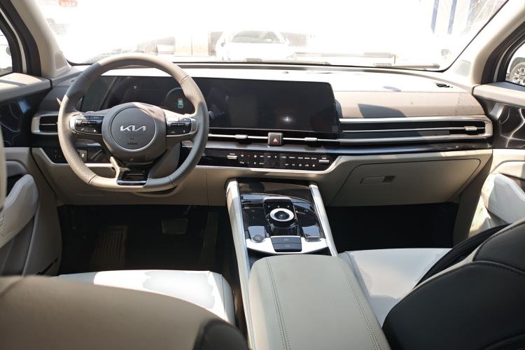 Used Kia Sportage (Chinese Domestic Model) 2025 1.5T Two-Wheel Drive Prestige Edition
