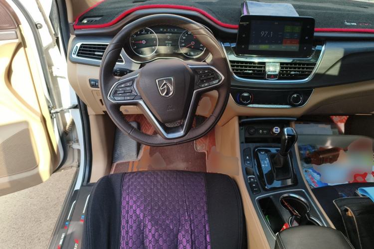 Used Baojun 730 2017 1.8L iAMT Prestige Version 7 Seats Steering Wheel