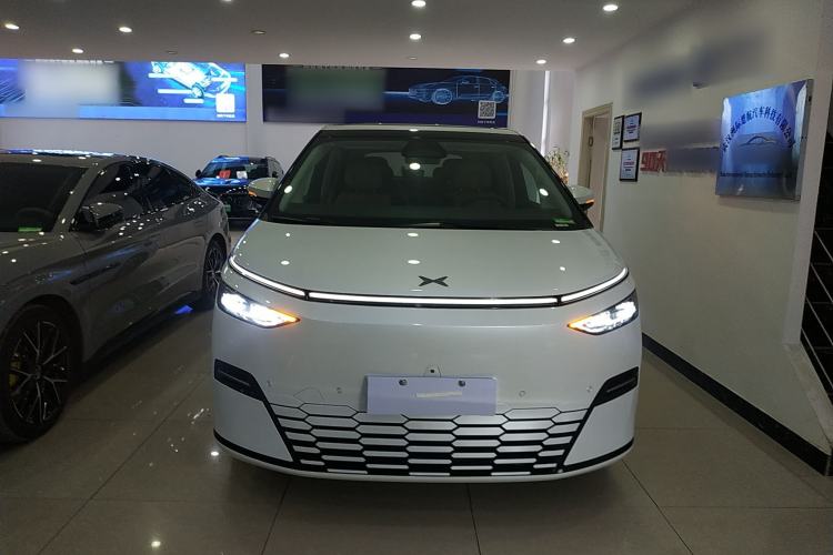 Used XPeng X9 2025 740 Ultra-Long Range Max Front