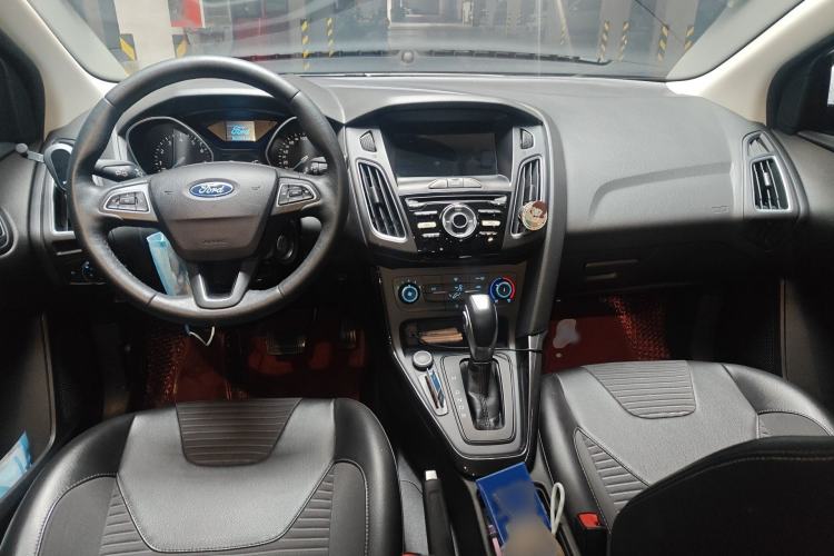 Used Ford Focus 2018 Sedan Classic 1.6L Automatic Trendy SmartDrive Edition Interior 2