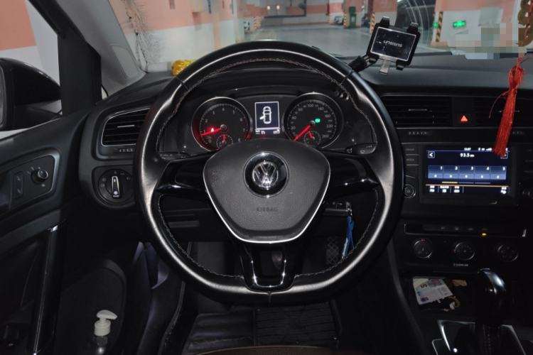 Used Volkswagen Golf 2017 1.6L Automatic Comfort Million-Vehicle Anniversary Edition