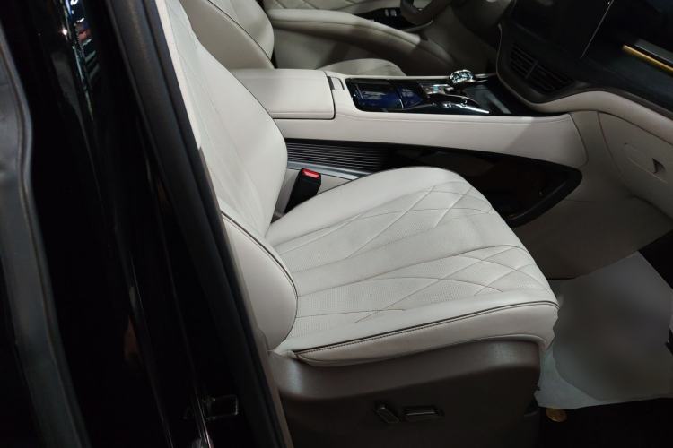 Used Denza D9 2022 DM-i 970 Four-Wheel Drive Flagship Model
