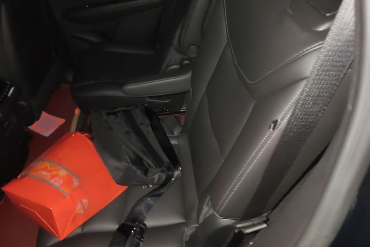 Used Cadillac XT6 2021 2.0T 6-Seater Two-Wheel Drive Luxury Version Left Rear Seat