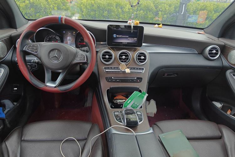 Used Mercedes-Benz GLC 2018 GLC 300 4MATIC Sport Edition Center Console