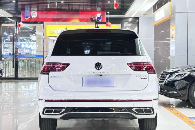 Used Volkswagen Tiguan L 2023 Facelift 380TSI Automatic All-Wheel Drive R-Line Flagship 7-Seater
